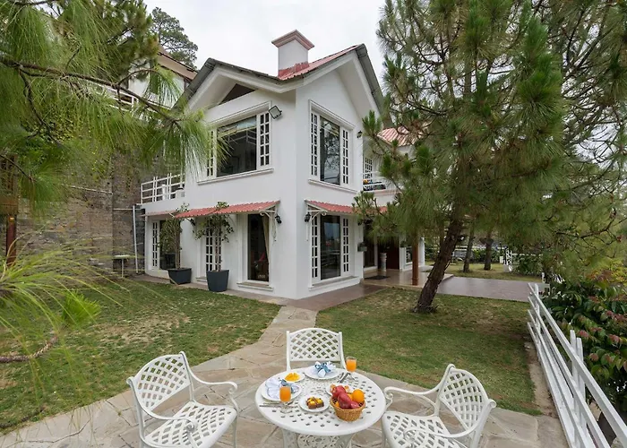 Stayvista At Bellevue With Outdoor Jacuzzi Kasauli